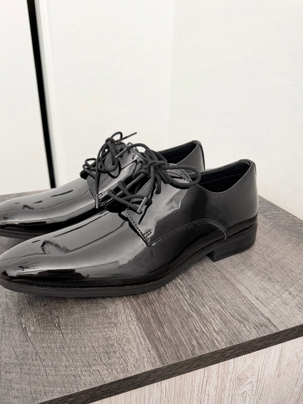Kenneth Cole Reaction Black Patent Leather Lace-Up Oxfords